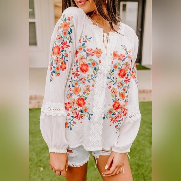 Impressions Tops - NEW! Impressions Dune Dreaming Embroidered Top In White, Size Medium